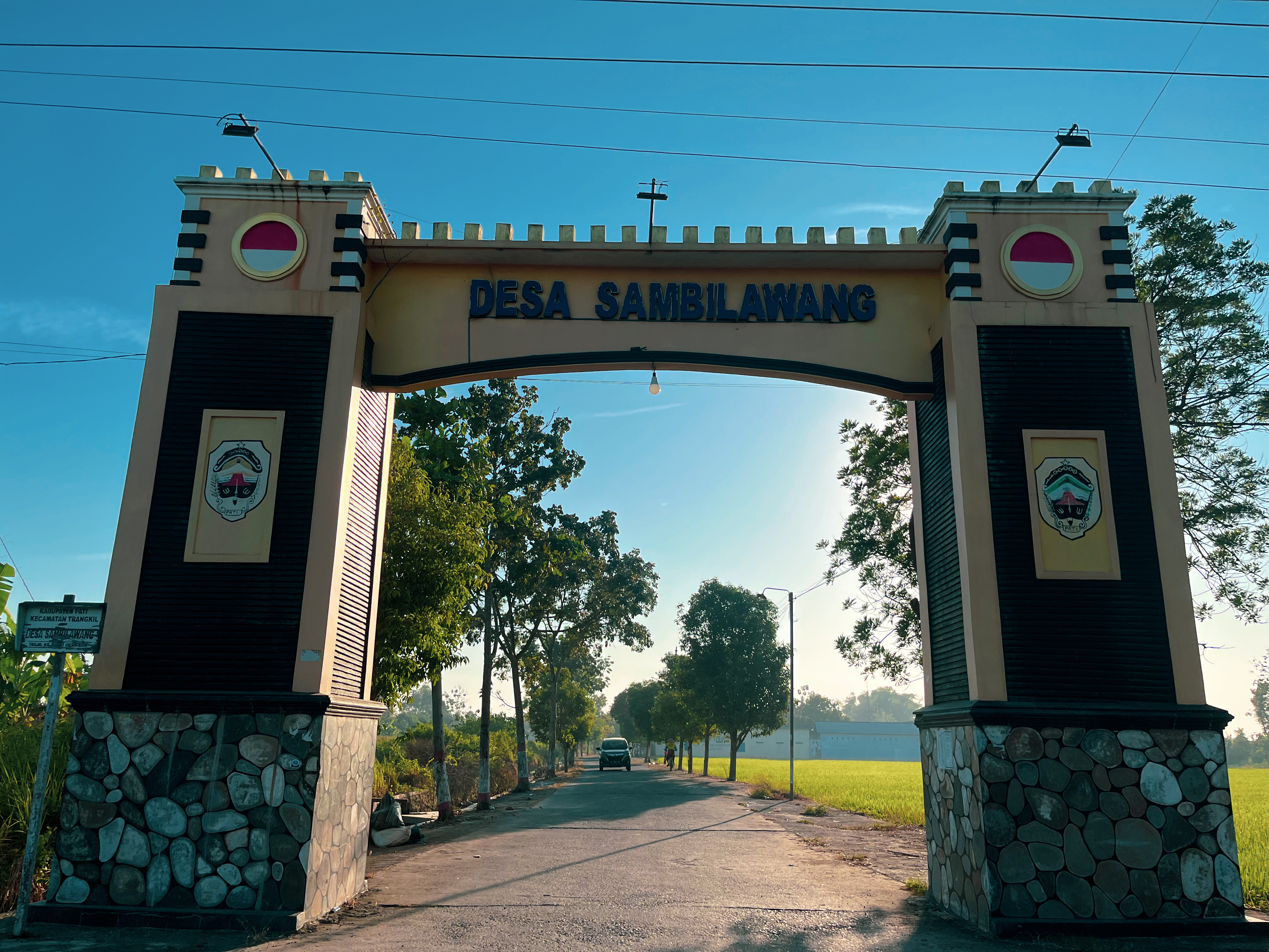 Kantor Desa Sambilawang